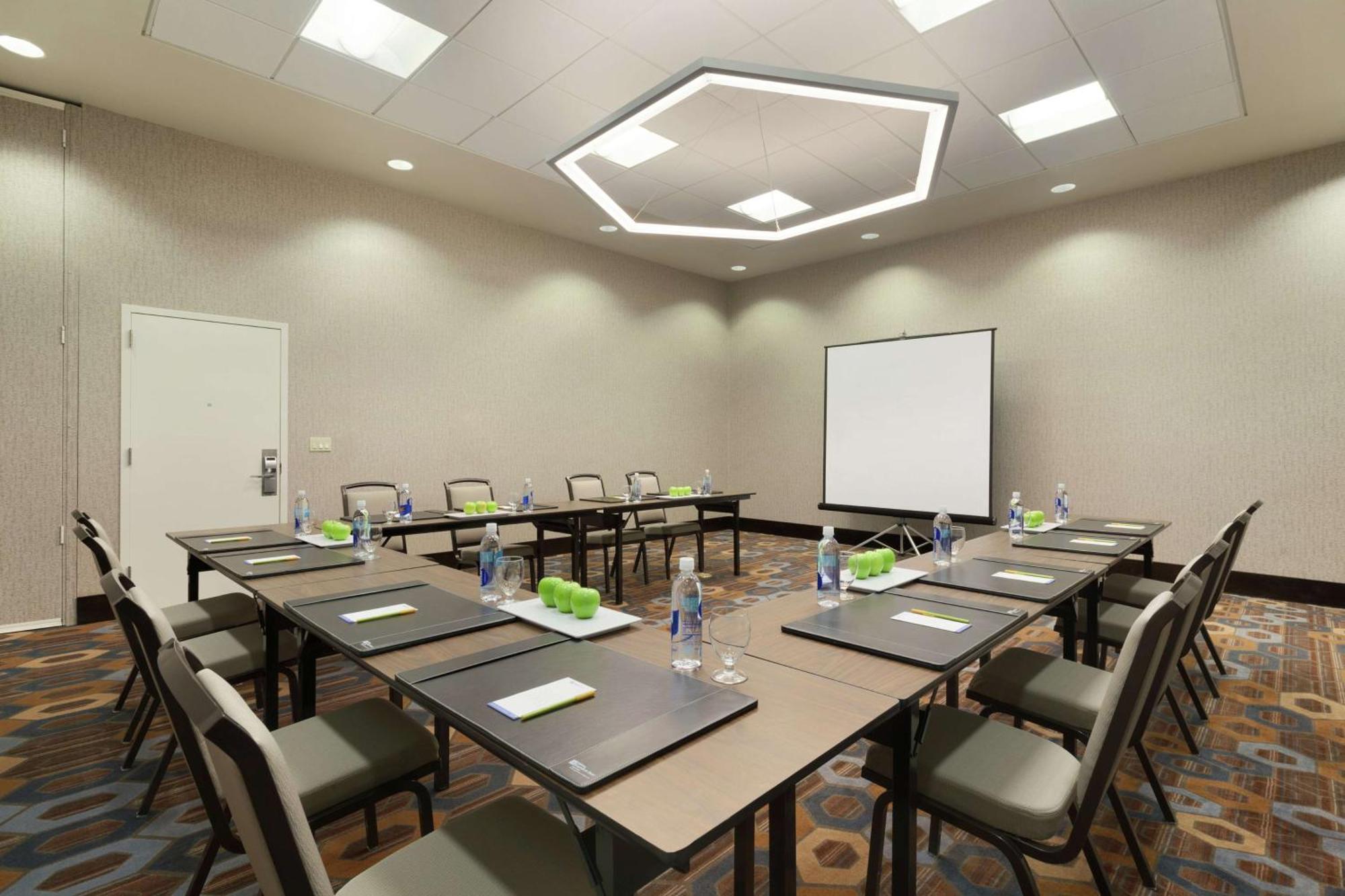 Hilton Garden Inn Купертино Екстериор снимка