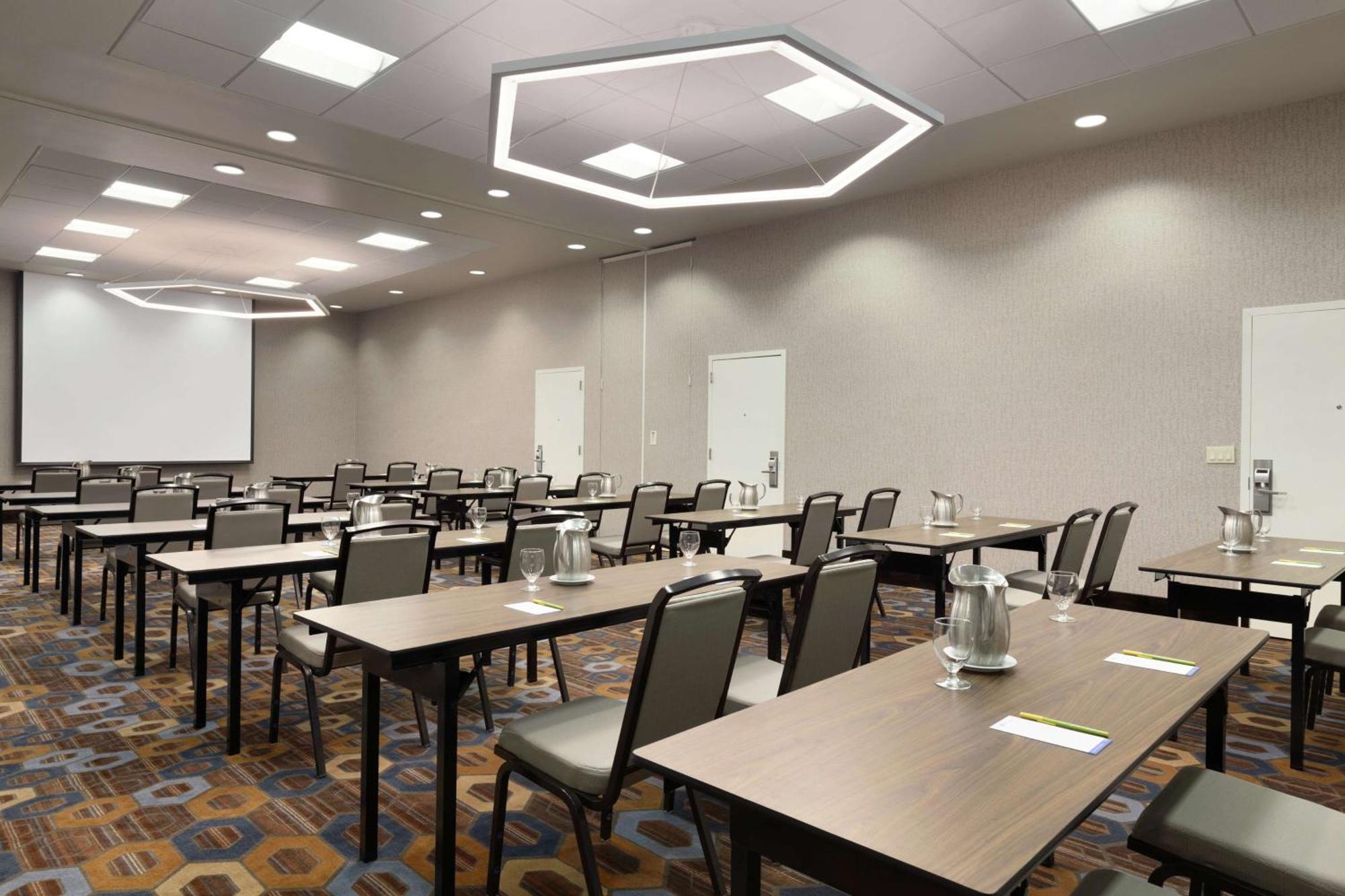 Hilton Garden Inn Купертино Екстериор снимка