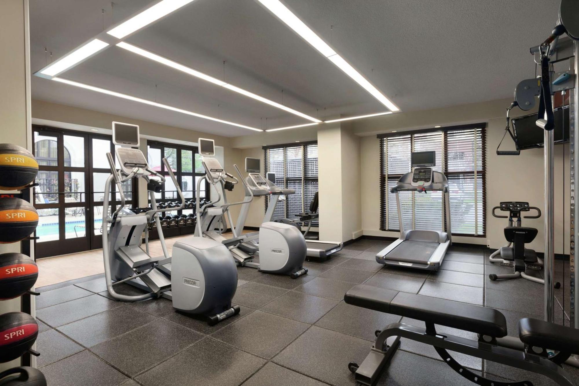 Hilton Garden Inn Купертино Екстериор снимка