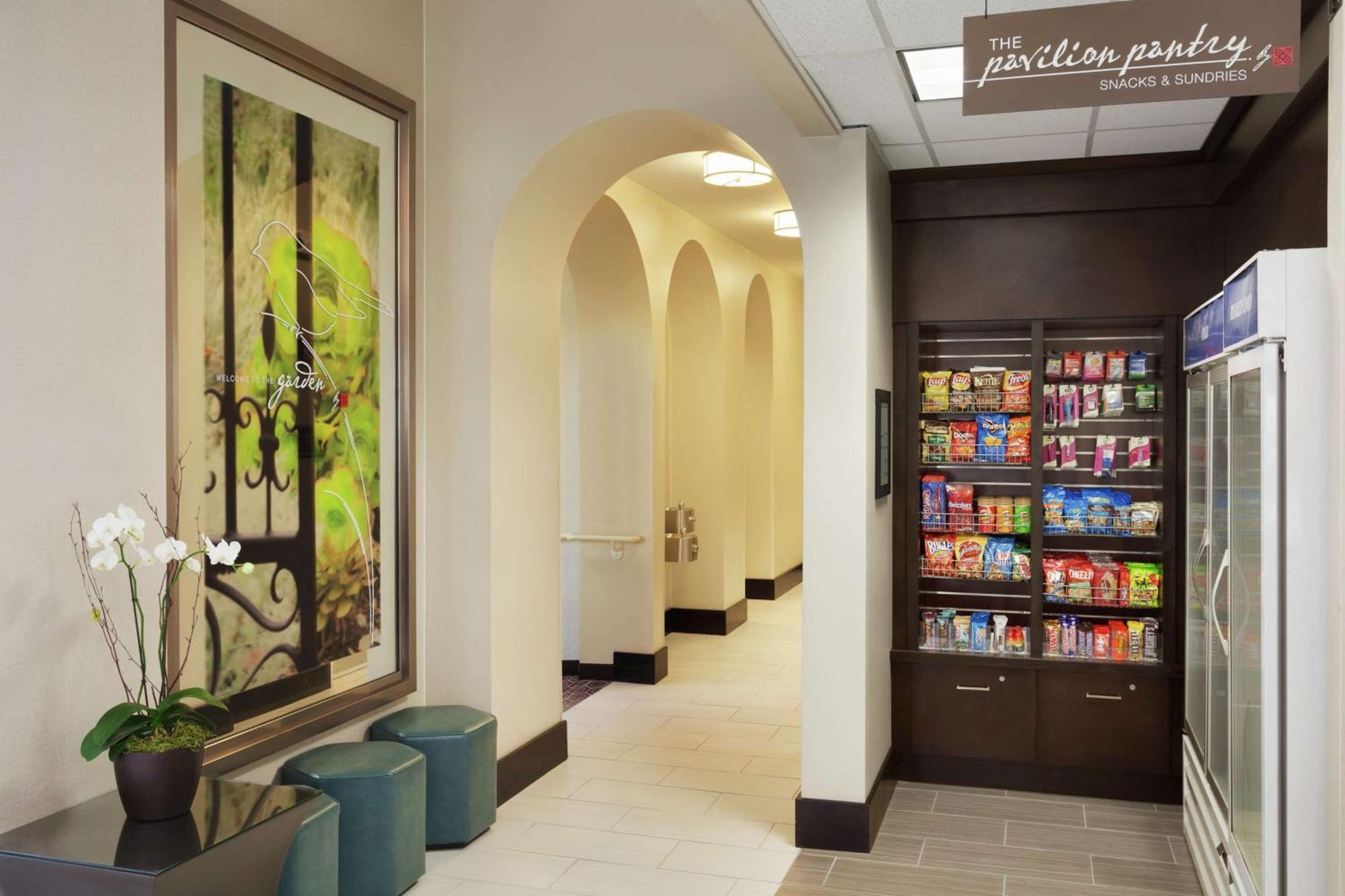 Hilton Garden Inn Купертино Екстериор снимка