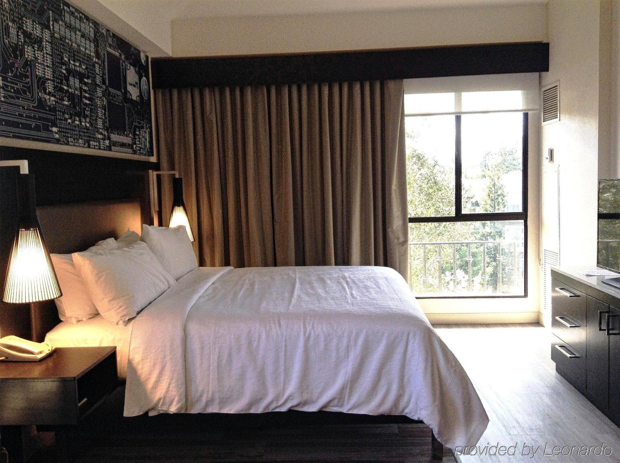 Hilton Garden Inn Купертино Екстериор снимка