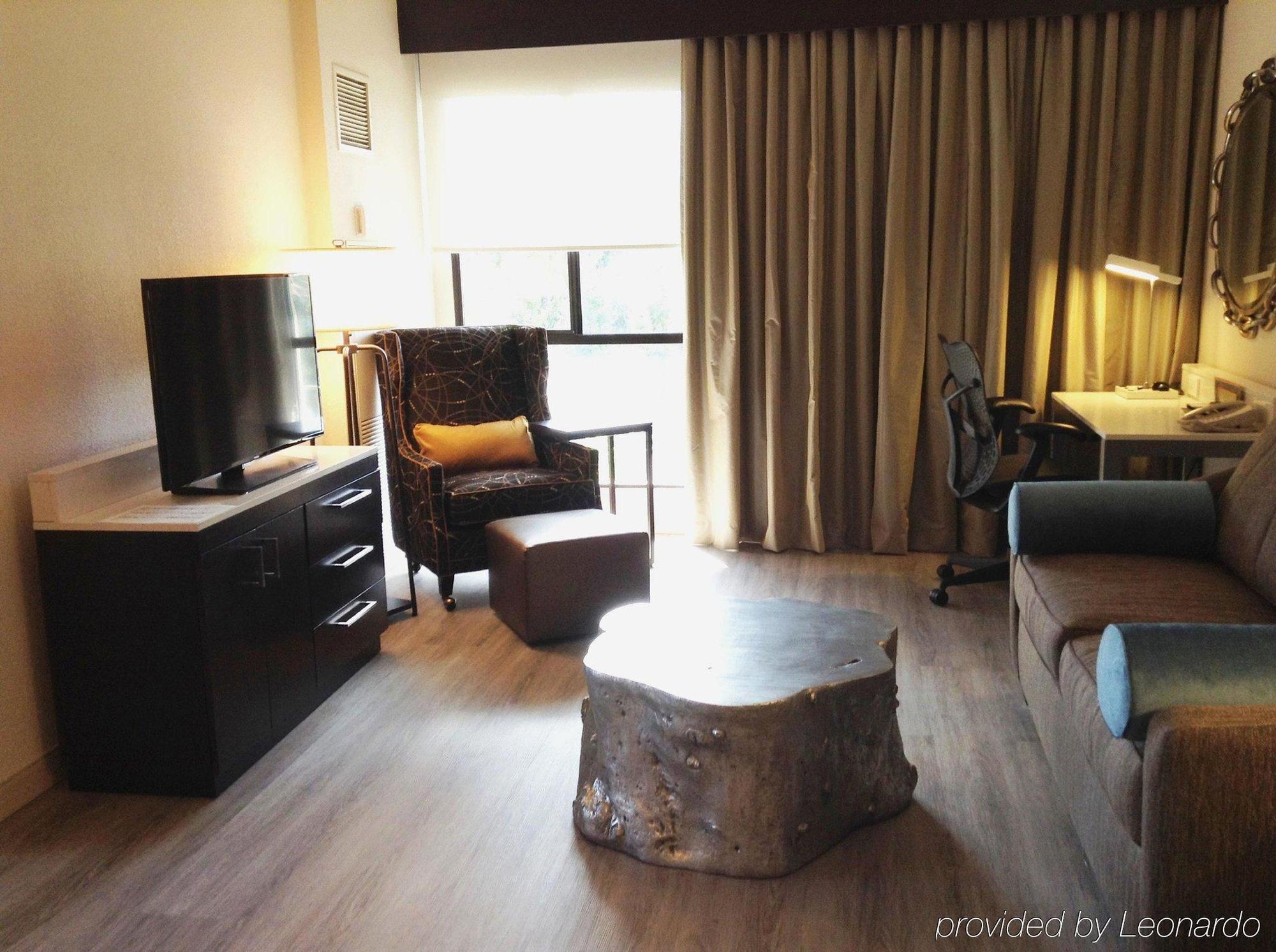 Hilton Garden Inn Купертино Екстериор снимка