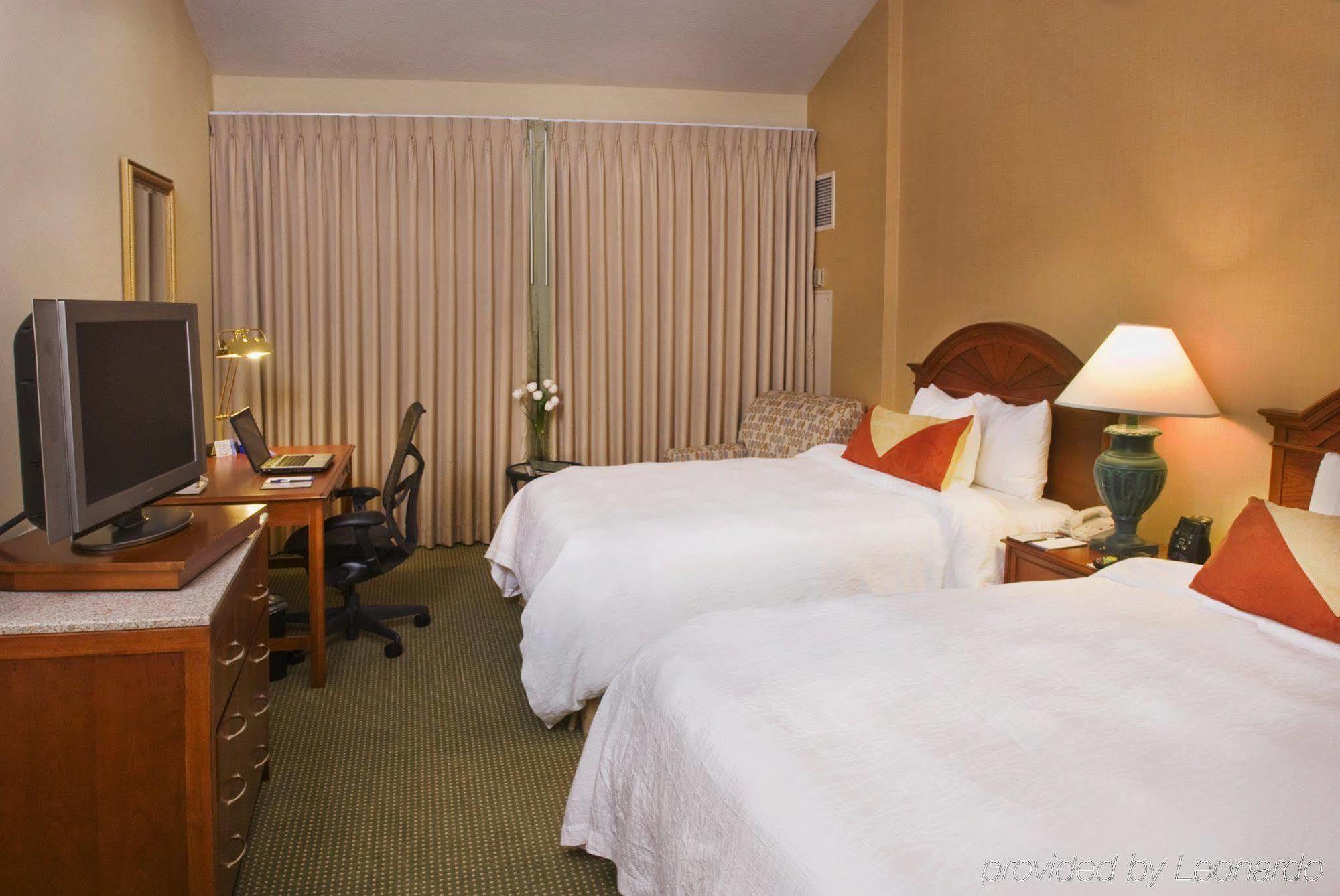 Hilton Garden Inn Купертино Стая снимка