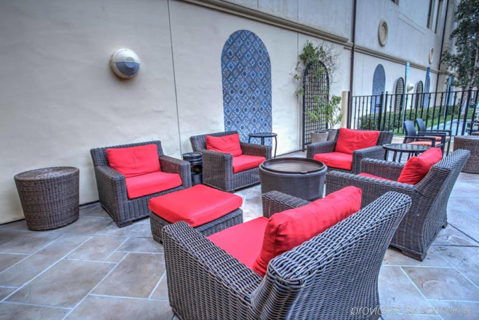 Hilton Garden Inn Купертино Екстериор снимка
