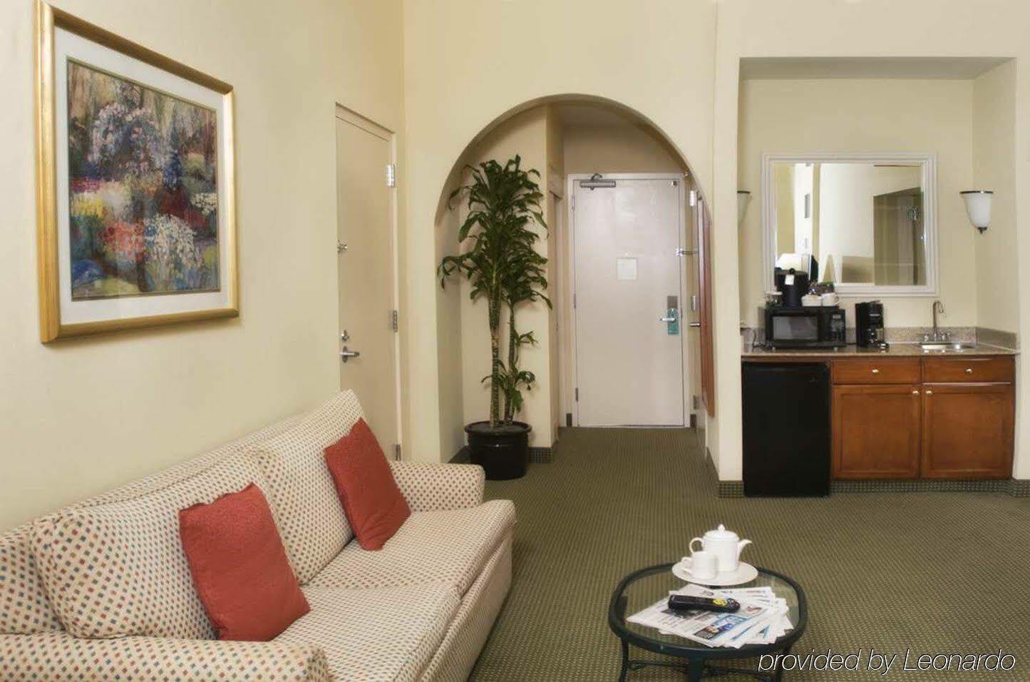 Hilton Garden Inn Купертино Екстериор снимка